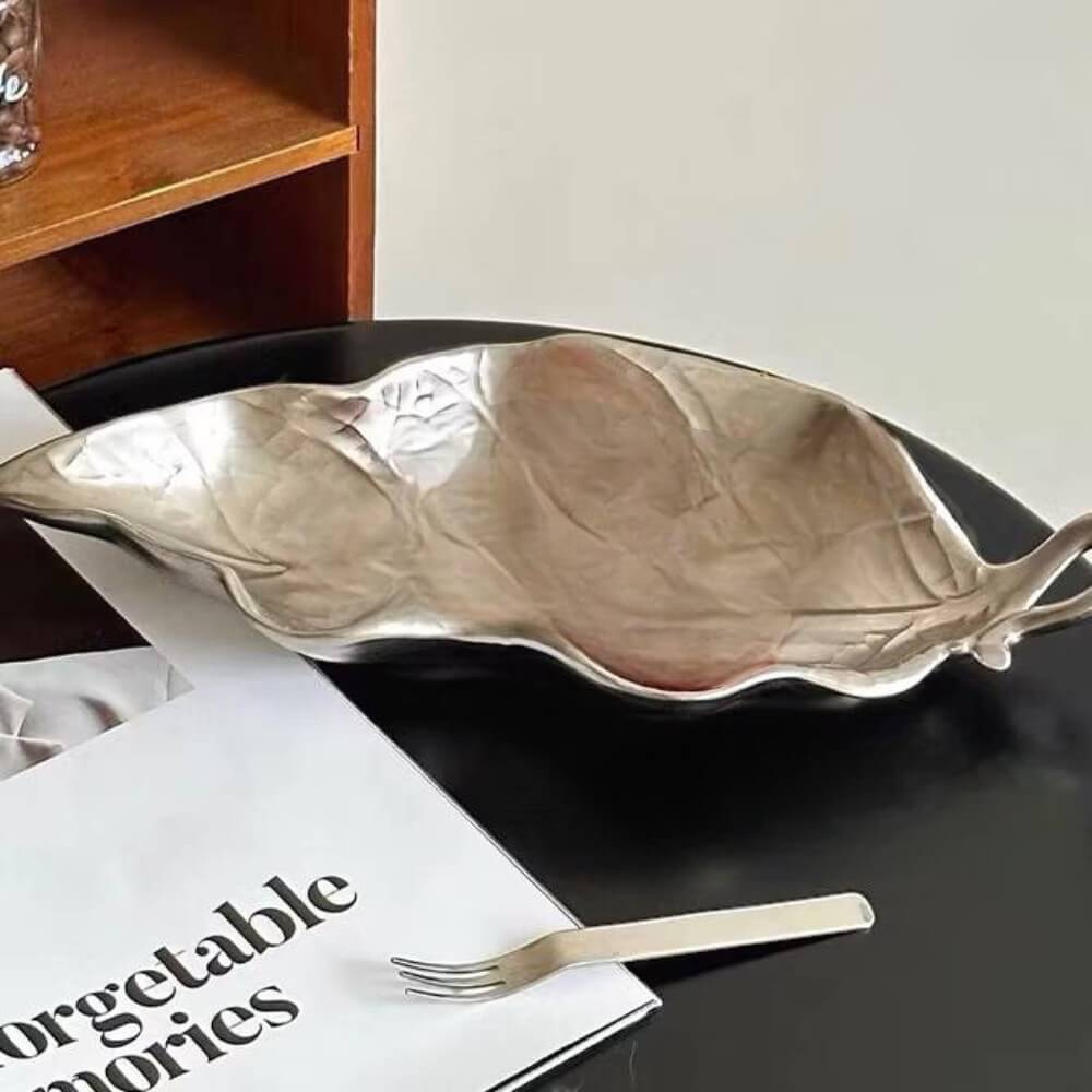 ถาดตกแต่งบ้าน YFACTORY ST118013 ขนาด 31X13X4 ซม. สีเงิน