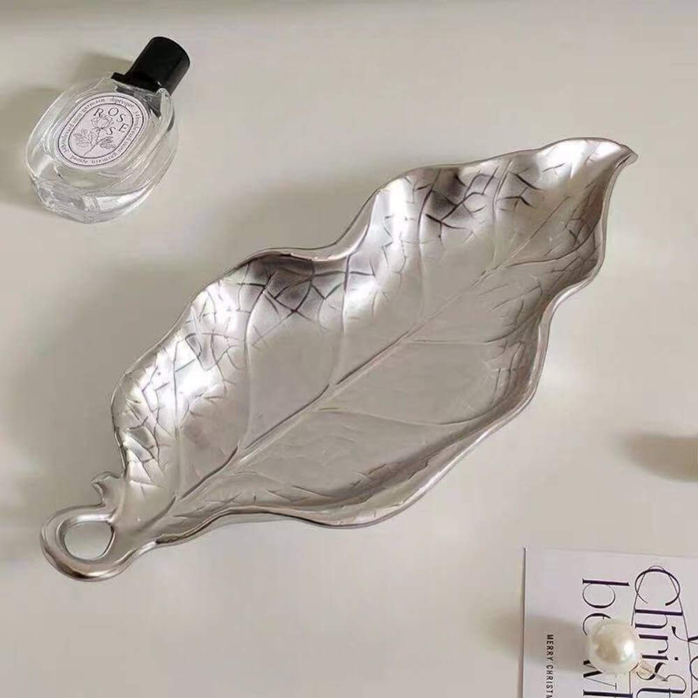 ถาดตกแต่งบ้าน YFACTORY ST118013 ขนาด 31X13X4 ซม. สีเงิน