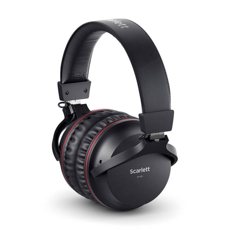 ออดิโออินเตอร์เฟส Focusrite Scarlett Solo Studio (4th Gen) Recording Bundle