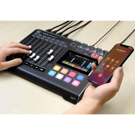พอดแคสมิกเซอร์ TASCAM Mixcast 4_2