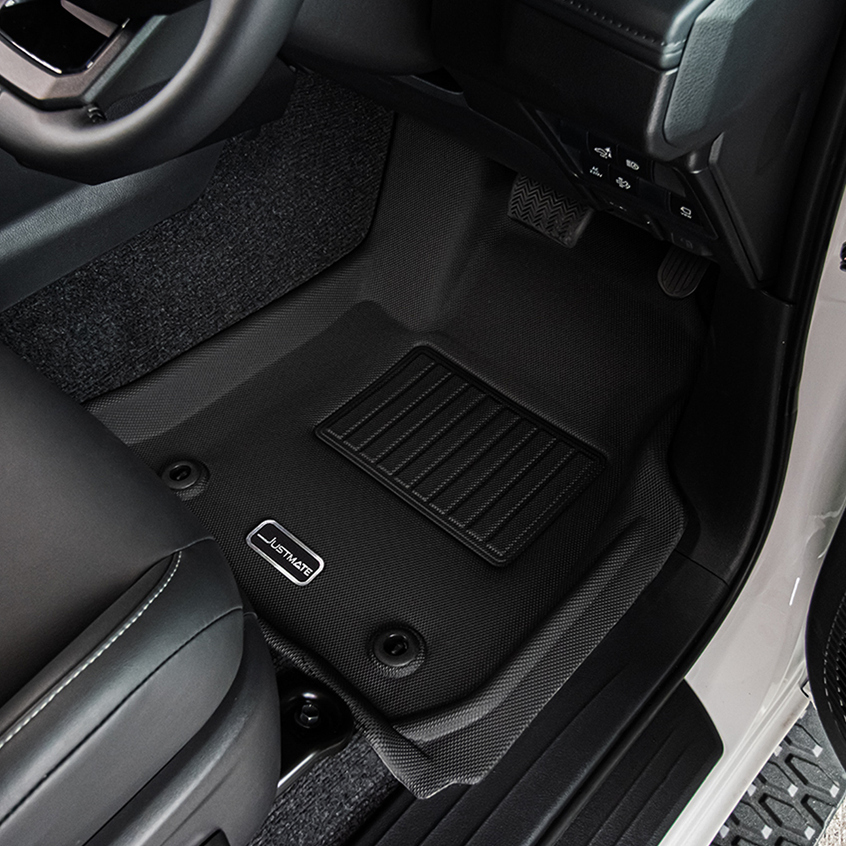 พรมปูพื้นรถยนต์ JUSTMATE TOYOTA REVO 4D AT 2015-2025 _1
