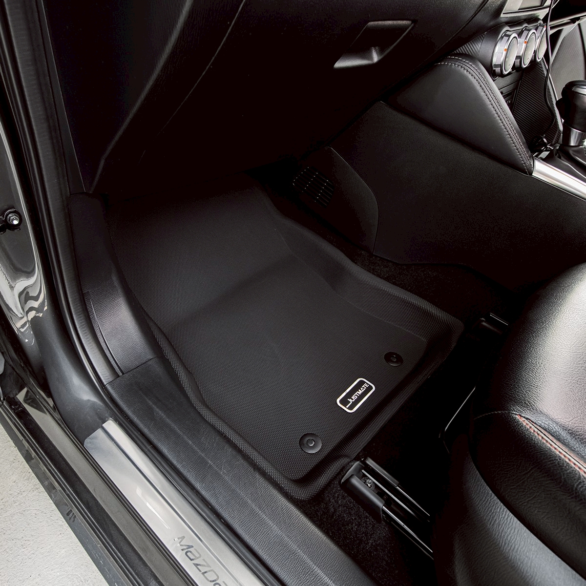 พรมปูพื้นรถยนต์ JUSTMATE MAZDA 2 2015-2025_4