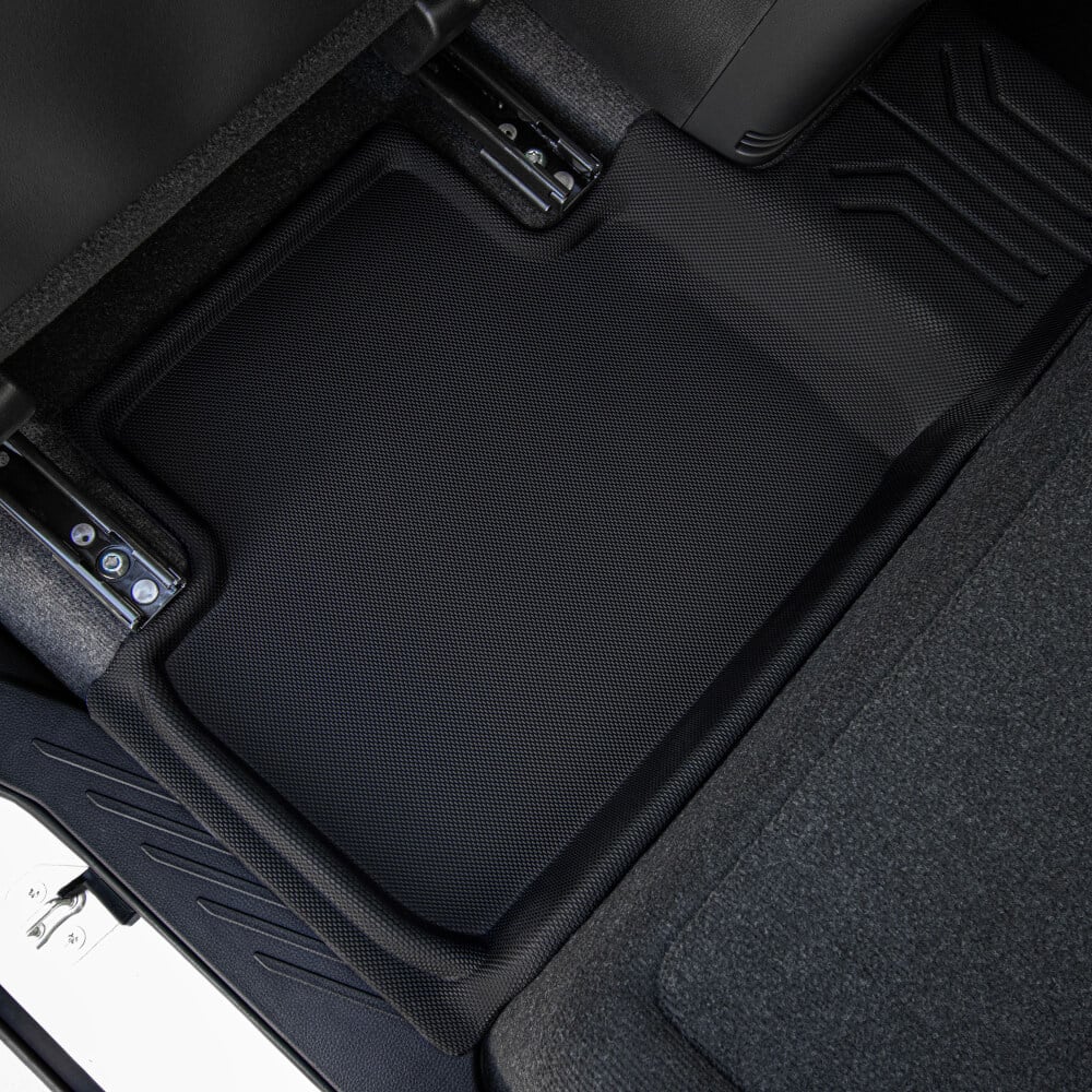 พรมปูพื้นรถยนต์ JUSTMATE ISUZU DMAX CAB 2020-2025