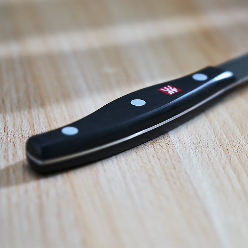 มีดปอกผักผลไม้สแตนเลสสตีล ZWILLING รุ่น TWIN POLLUX มีความคมและทนทาน 100 มม. สีเงิน ด้ามสีดำ N30720100_3