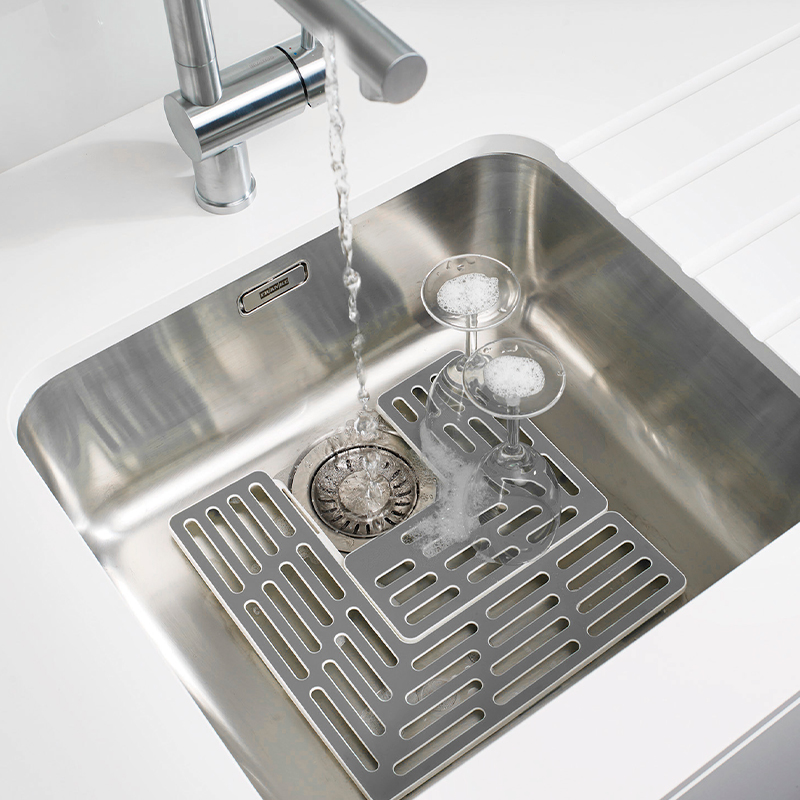 แผ่นรองอ่างล้างจาน Joseph Joseph รุ่น SinkSaver สามารถปรับรูปแบบได้ สีเทา N85037_3