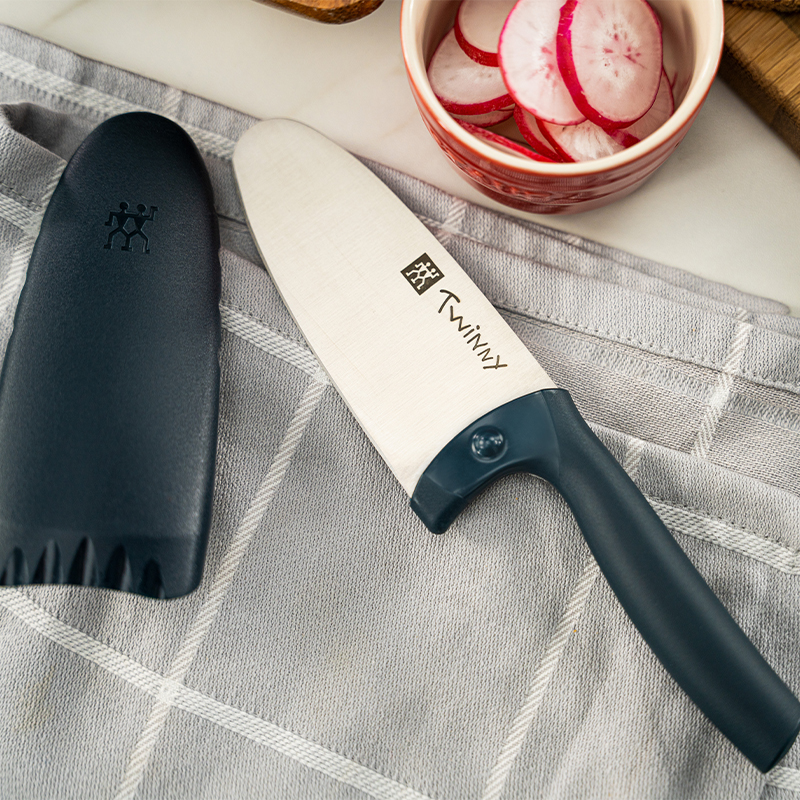 มีดสแตนเลสสตีลสำหรับเด็ก ZWILLING รุ่น TWINNY Kids   สีเงิน ด้ามสีน้ำเงิน 10 ซม N36540101_4