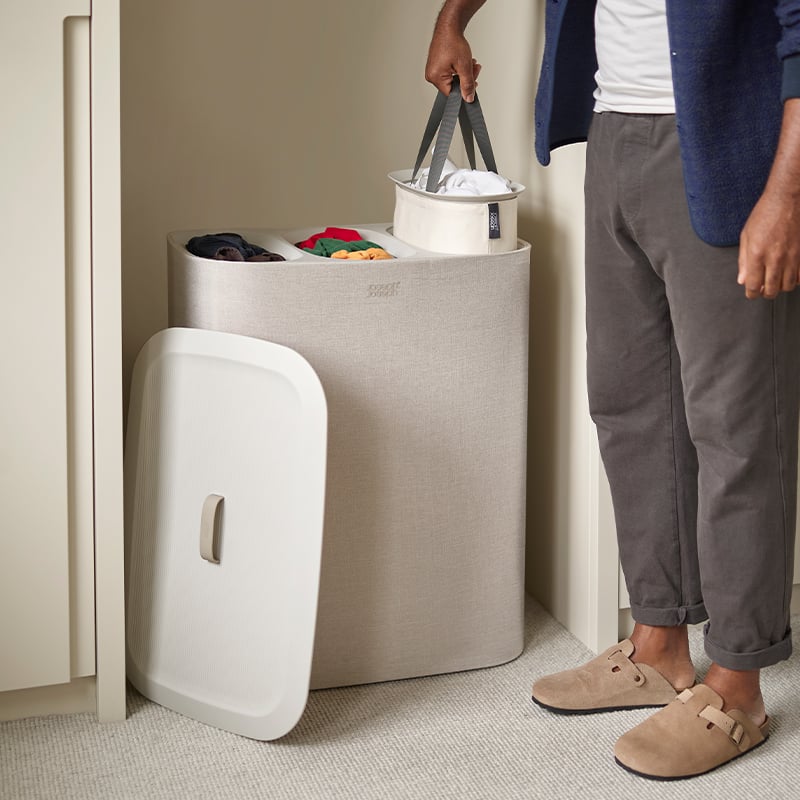 ตะกร้าผ้า 3 ช่อง สำหรับแยกประเภทผ้าหรือสีผ้า Joseph Joseph รุ่น Tota สี Ecru ความจุ 90L N50021_6