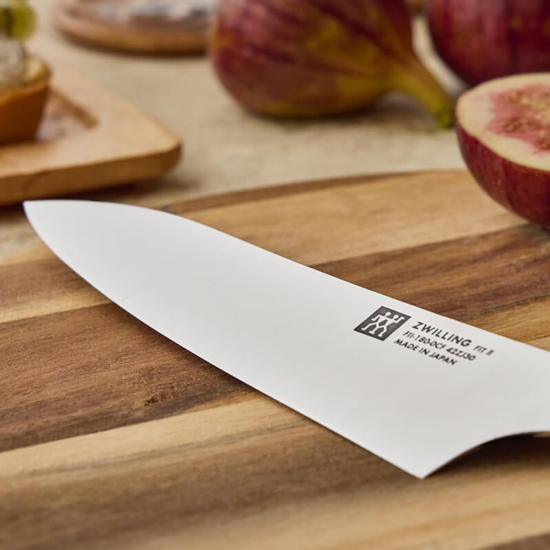 มีดเชฟสเตนเลสสตีลรุ่น ZWILLING Fit II Chefs 180 มม. N1030779