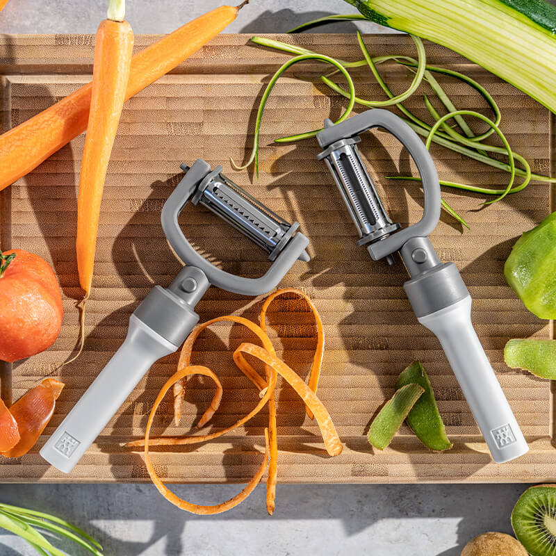 ที่ปอกสแตนเลส ZWILLING ด้ามจับพลาสติก 5-in-1 peeler สีเทา N36610005