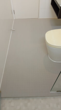 พื้นห้องน้ำอังคะระ LIGHT GRAY กันลื่นลดแรงกระแทก_4