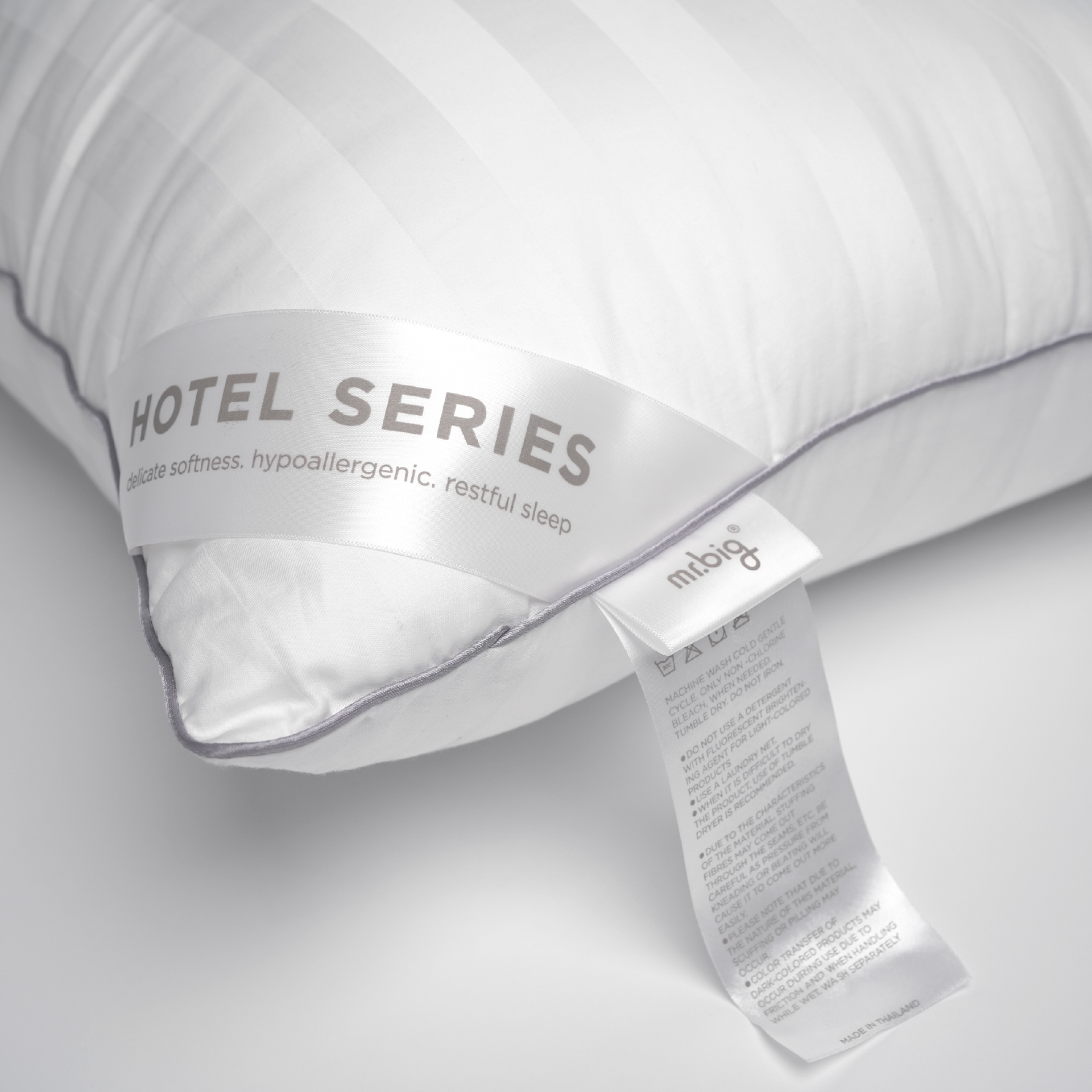 หมอนหนุน MR.BIG HOTEL SERIES TRADITION 19X29 IN 1000G แพ็คเดี่ยว 1 ใบ สีขาว_6