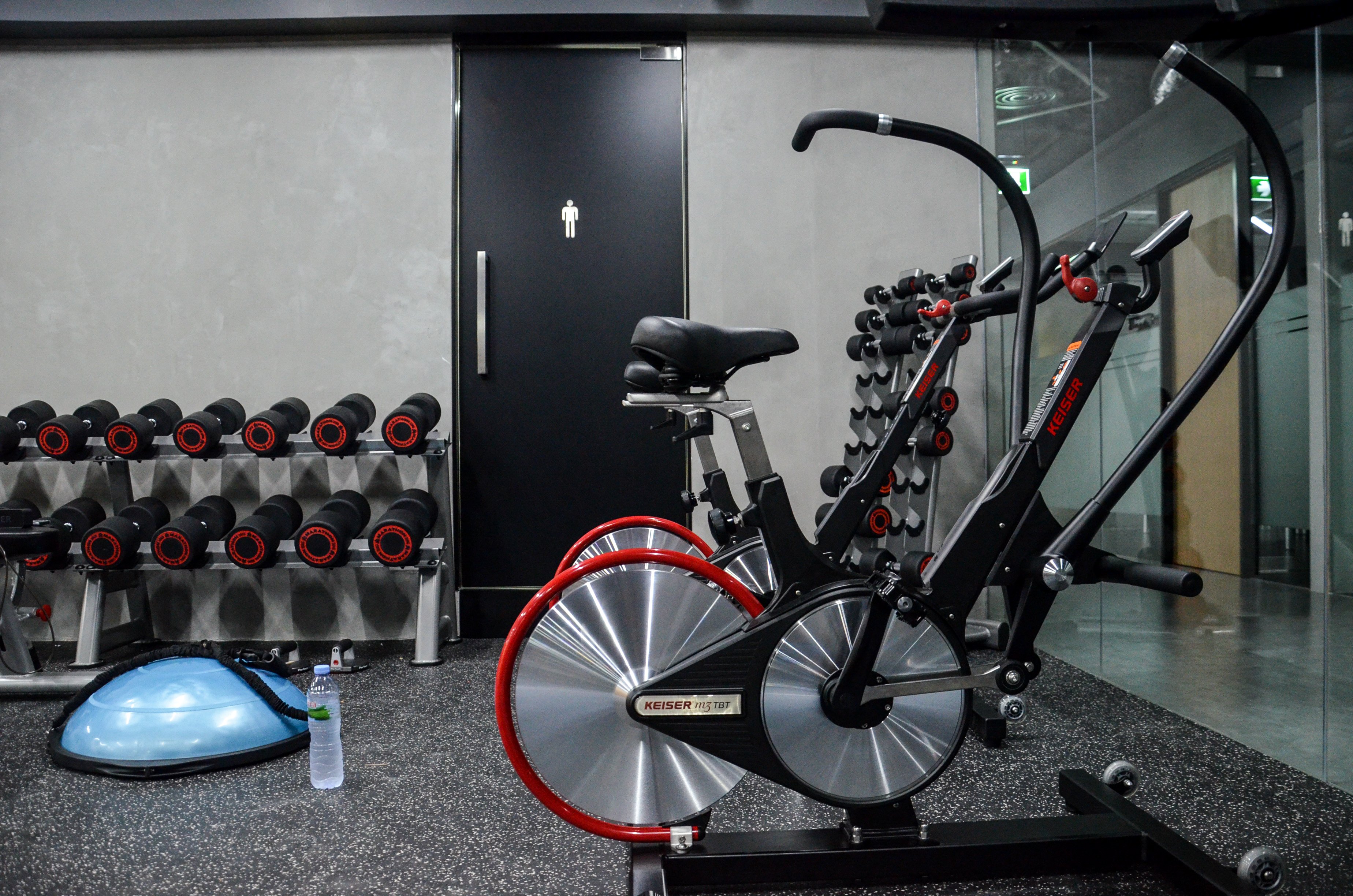 จักรยานฝึกร่างกายส่วนบนและส่วนล่าง KEISER M3I TBT_8