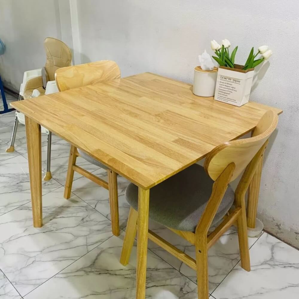 ชุดโต๊ะอาหาร 2 ที่นั่ง EVERGREEN FURNITURE เบาะผ้าสีเทา สีไม้ธรรมชาติ