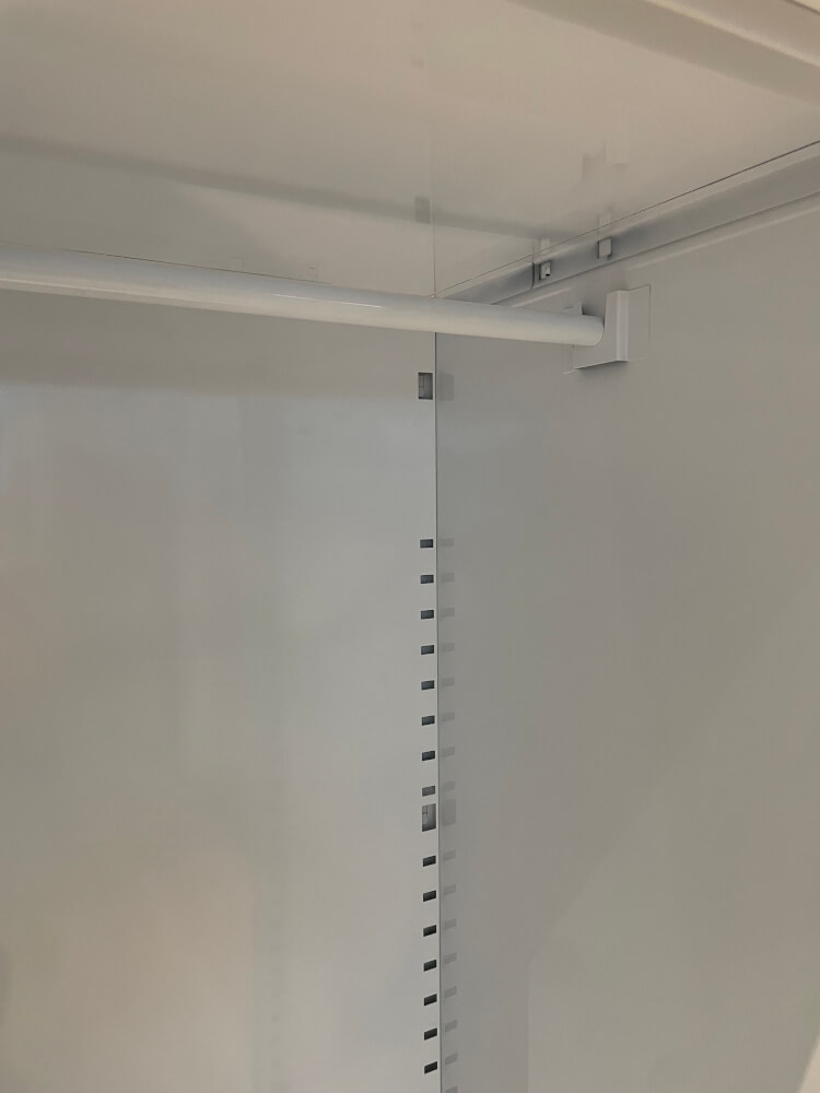 ตู้เสื้อผ้า บานเลื่อนกระจกเงา LEECO SWM-0604 สีขาว 4 ฟุต