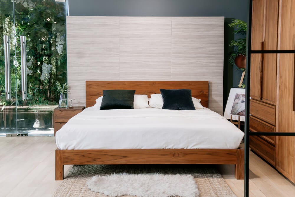 เตียงนอนไม้สัก 6 ฟุต SIGNATURE ONCE รุ่น SO - 008 สีทีค