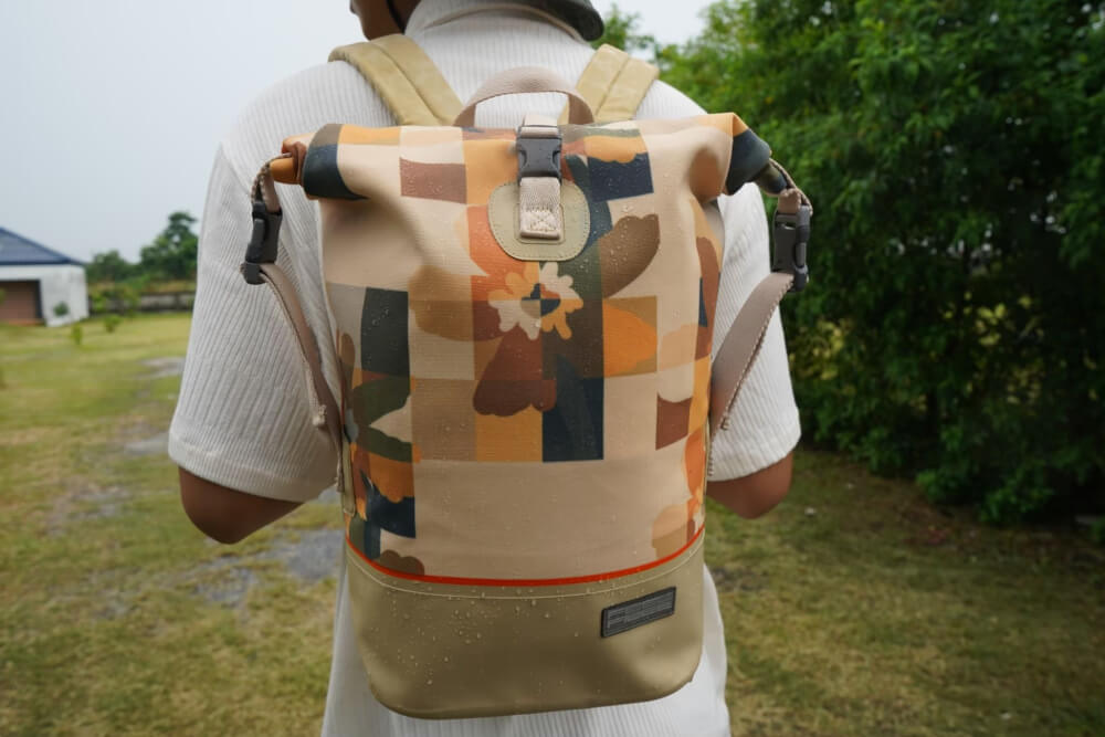 กระเป๋าเป้ผ้ากันฝน FEELFREE DRY TANK  TROPICAL 12 L สี SAVANNA BLOOM