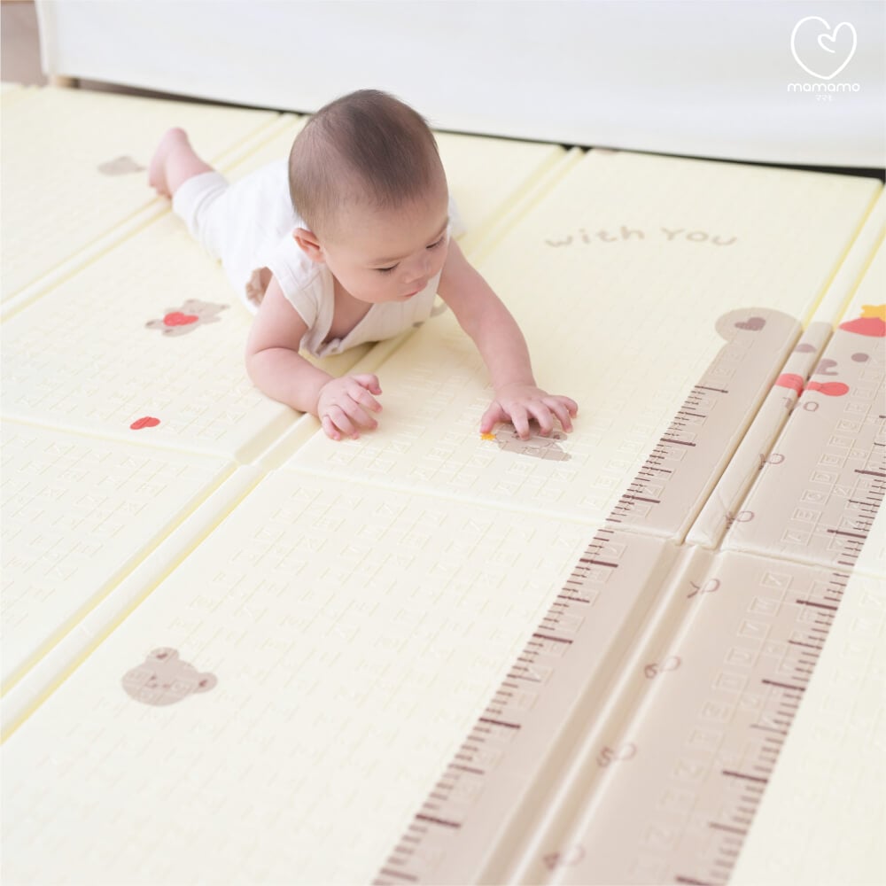 แผ่นรองคลาน แบบพับ MAMAMO หนา 1 CM. เกรดพรีเมี่ยม ลายหมี พร้อมตารางวัดส่วนสูง 2 ด้าน 2 ลาย แถมฟรี กระเป๋าพกพา พร้อมส่ง_3