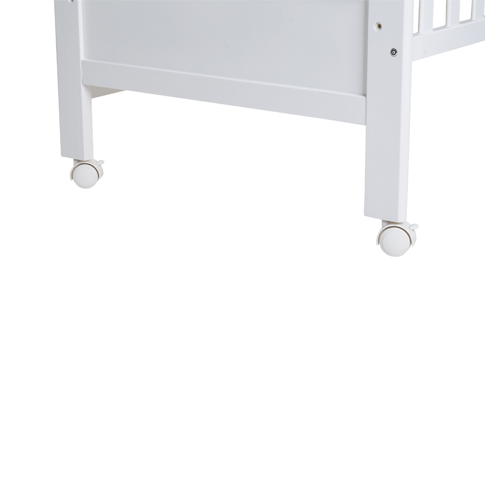 เตียงนอนเด็กไม้สนนิวซีแลนด์ CAMERA รุ่น WINTER COT สีขาว ปรับระดับได้