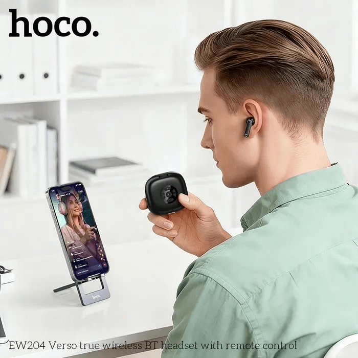 หูฟังไร้สาย HOCO EW204 พร้อมเคสรีโมทคอนโทรล ควบคุมสมาร์ทโฟน การชมวิดีโอ การฟังเพลง การถ่ายรูป สีดำ