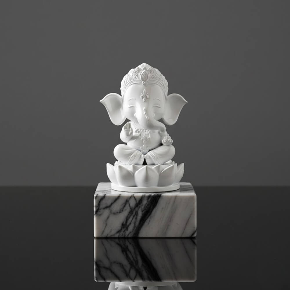 พระพิฆเนศ ปางประทานพร KAF AT-01 รุ่นวาระลาภา สูง 9 ซม. ขาวประสิทธิ์