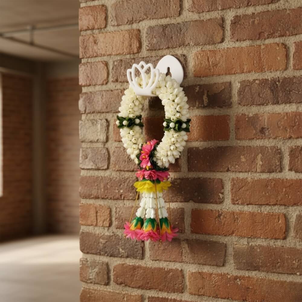 ที่แขวนพวงมาลัยติดผนัง KAF รุ่น ML01 ทรงดอกบัว สีขาว