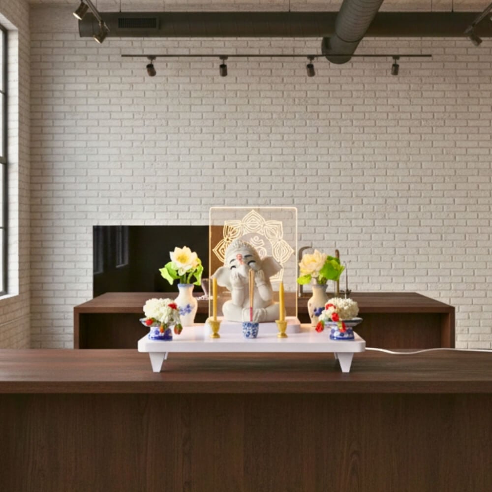 หิ้งพระมีไฟ KAF รุ่น TM-LIGHT01 ลายโอม