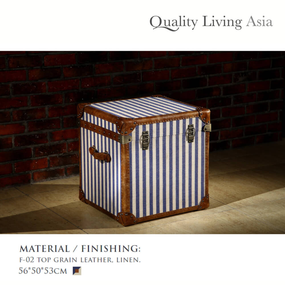โต๊ะข้างเตียง Quality Living Asia สีน้ำเงินและขาว