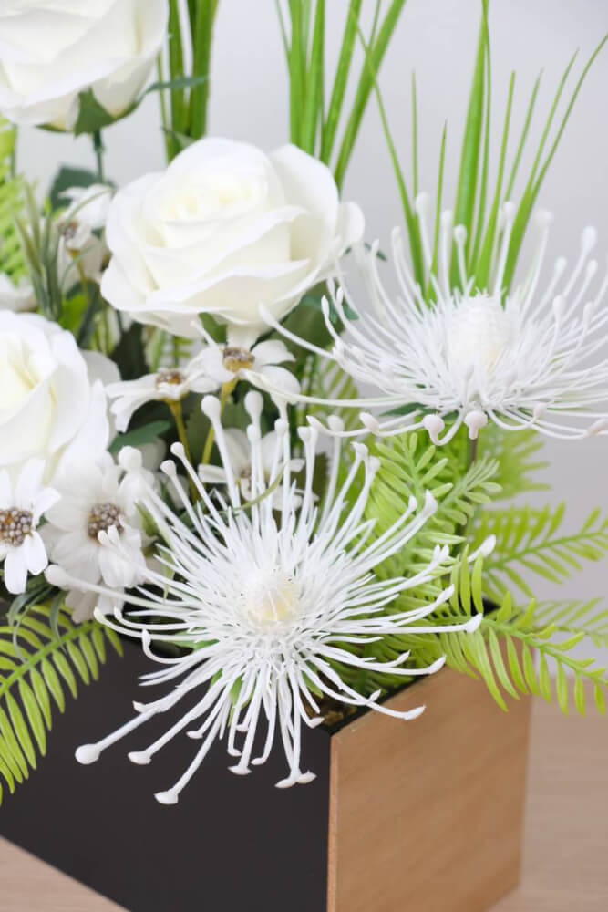 ดอกกุหลาบประดิษฐ์ในแจกัน  JGLORYFLOWER สีขาว