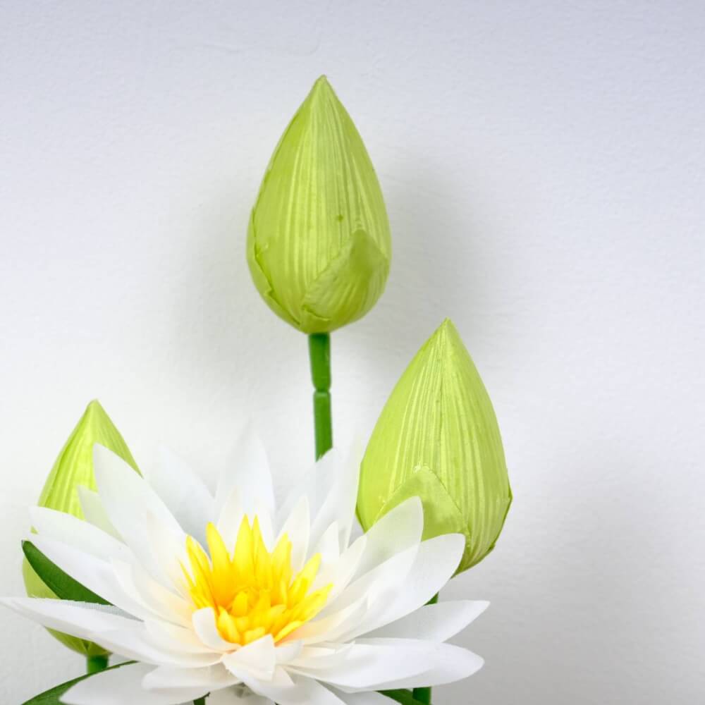 ดอกบัวประดิษฐ์ผ้าในแจกัน  JGLORYFLOWER  สีขาว แจกันเซรามิกทรงกลม