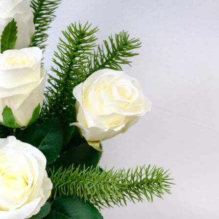 ดอกกุหลาบประดิษฐ์ผ้าในแจกัน  JGLORYFLOWER แจกันเส้นเหล็กดัดสีขาว กุหลาบขาว_3