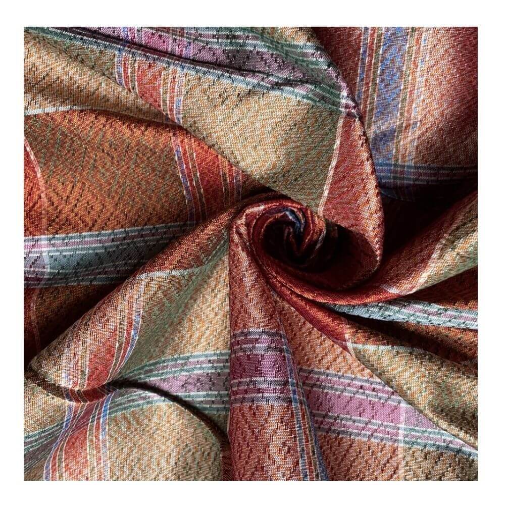 ผ้าโสร่งไหมแท้ CHOBMAI SILK ขนาด 1X1 เมตร ยกดอกลูกแก้ว สีน้ำตาลอ่อนสลับน้ำตาลเข้ม_0