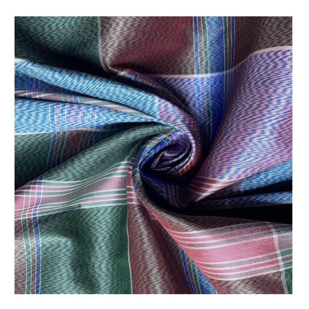 ผ้าโสร่งไหมแท้ CHOBMAI SILK ขนาด 1X1 เมตร ควบหางกระรอก สีฟ้าอมม่วงสลับเขียวน้ำตาลเข้ม_1