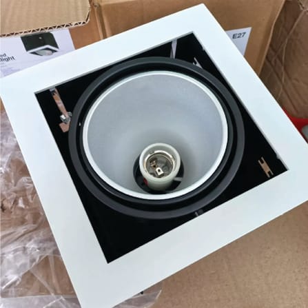 ดาวน์ไลท์ SL LIGHTING 672 สี่เหลี่ยม PAR30 E27 2 ขั้ว สีดำ_2