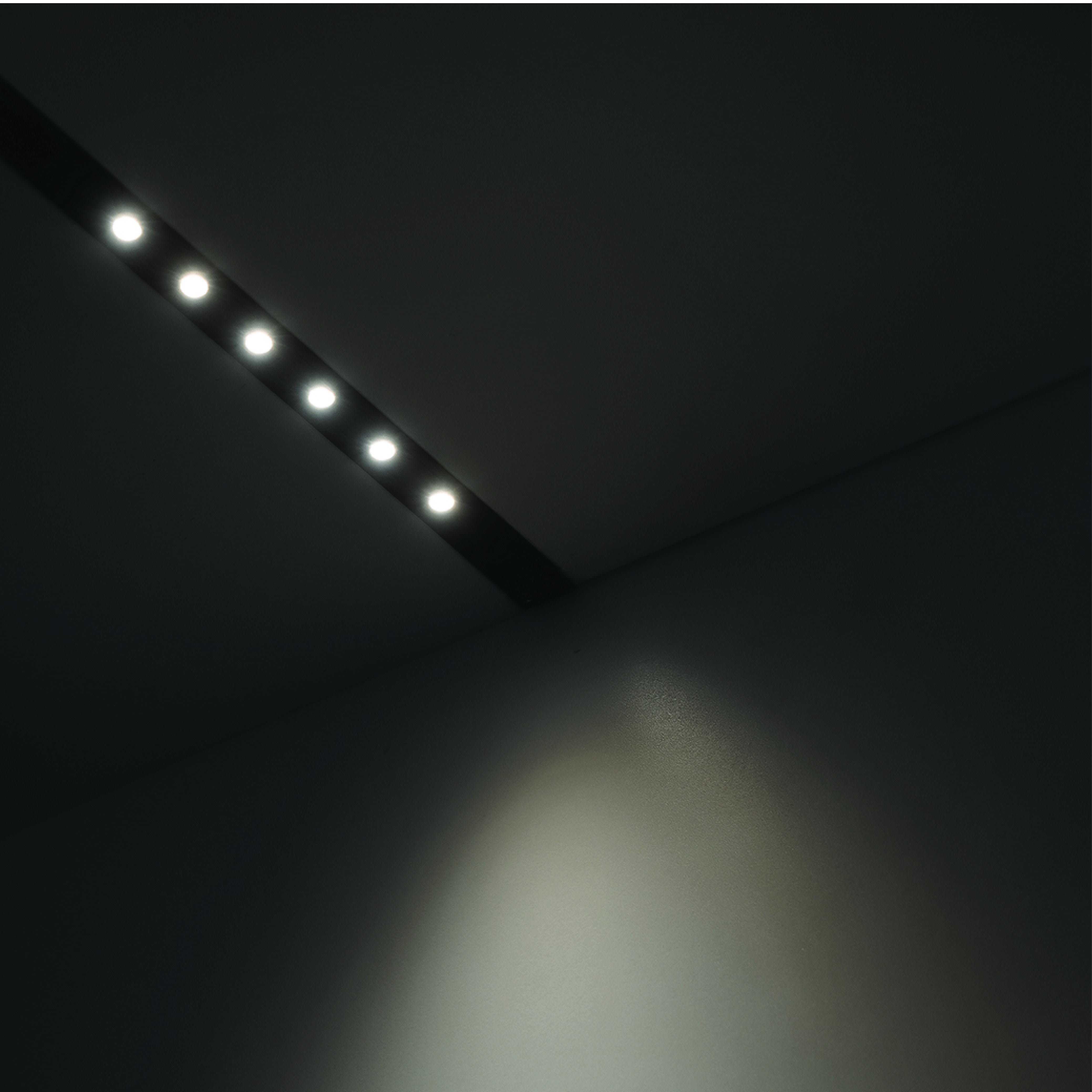 แทรคไลท์ LED แบบแม่เหล็ก SL LIGHTING CABINET GRILL 10มม. 3.6 วัตต์ 24 โวลต์ COOL WHITE สีดำ_3
