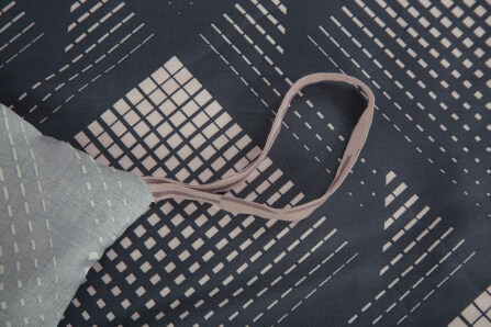 ชุดผ้าปูที่นอน 6 ฟุต 5 ชิ้น AKEMI รุ่น Ardent Prints 9557108434981 สี Artoniz (ไม่รวมผ้านวม)_5