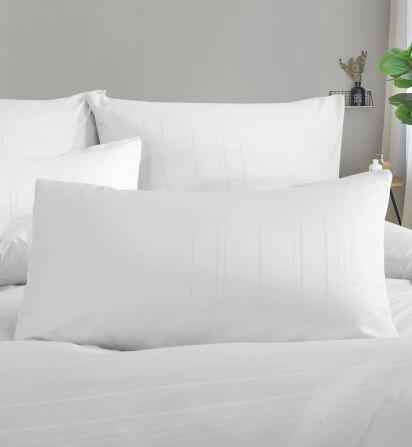 ชุดผ้าปูที่นอน 6 ฟุต 5 ชิ้น Ai by Akemi รุ่น ColourDream 9557108713512 สี Norax Anders Lucent White (ไม่รวมผ้านวม)_5