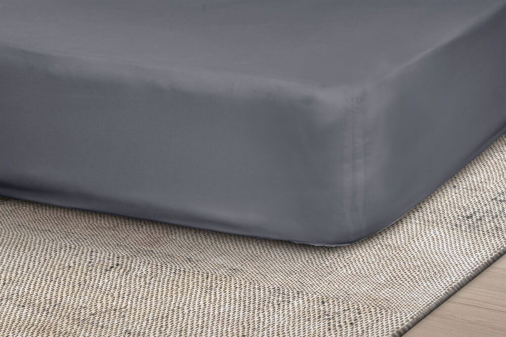 ชุดผ้าปูที่นอน 6 ฟุต 5 ชิ้น Ai by Akemi รุ่น ColourJoy 9557108491267 สี Grape Charcoal (ไม่รวมผ้านวม)