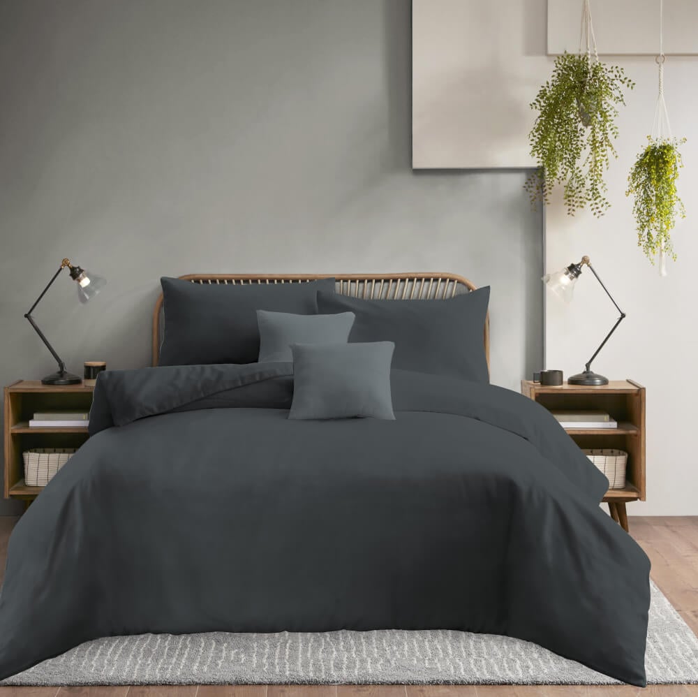 ชุดผ้าปูที่นอน 6 ฟุต 5 ชิ้น Ai by Akemi รุ่น ColourJoy 9557108636903 สี Ebony Grey (ไม่รวมผ้านวม)
