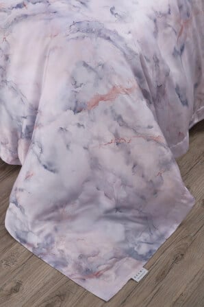 ชุดผ้าปูที่นอน 5 ฟุต 5 ชิ้น AKEMI รุ่น VIRTUOUS PRINTS 9557108108882 สี LOVIASSA (ไม่รวมผ้านวม)_4