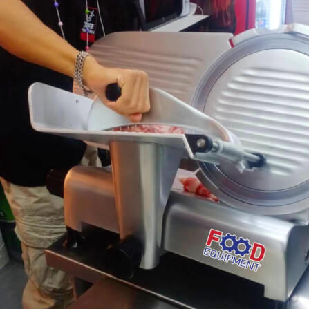 เครื่องสไลด์เนื้อ กึ่งอัตโนมัติ 10 นิ้ว SAVIOLI 250S ปรับความหนา 0-15 มม._3