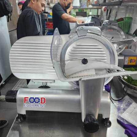 เครื่องสไลด์เนื้อ กึ่งอัตโนมัติ 10 นิ้ว SAVIOLI 250S ปรับความหนา 0-15 มม._4