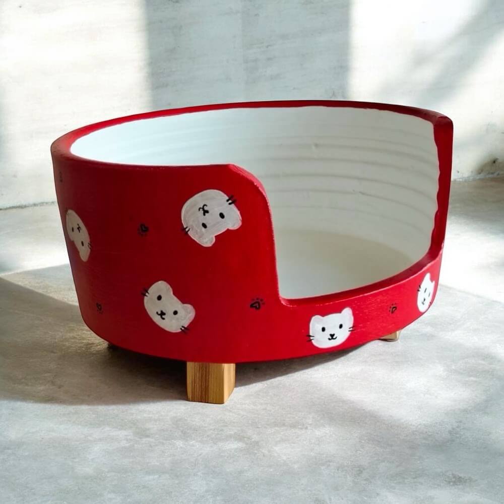 ที่นอนสัตว์เลี้ยง BIGBOXDESIGN รุ่น โซฟาดินเซรามิค ขนาด 17 นิ้ว สีแดง-ลายแมว
