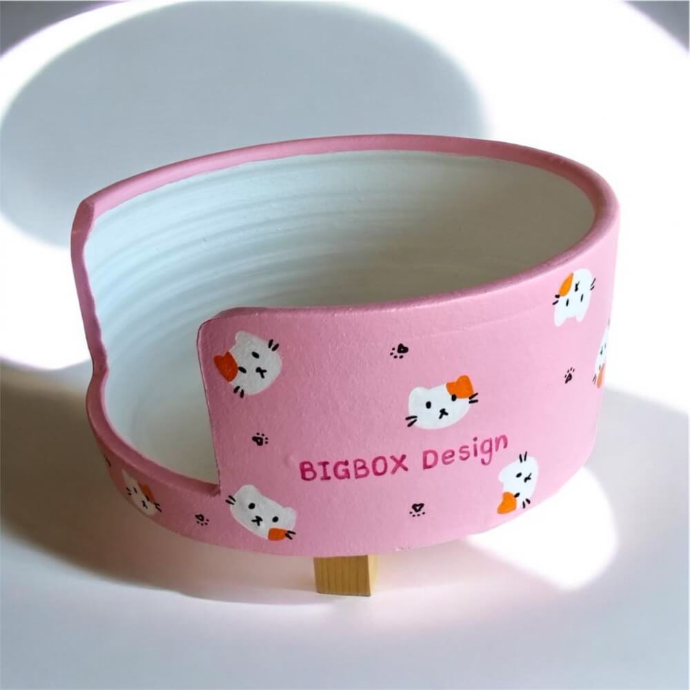 ที่นอนสัตว์เลี้ยง BIGBOXDESIGN รุ่น โซฟาดินเซรามิค ขนาด 17 นิ้ว สีชมพู-ลายแมว