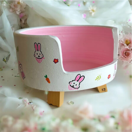 ที่นอนสัตว์เลี้ยง BIGBOXDESIGN รุ่น โซฟาดินเซรามิค ขนาด 14 นิ้ว สีขาว-ลายกระต่าย_3