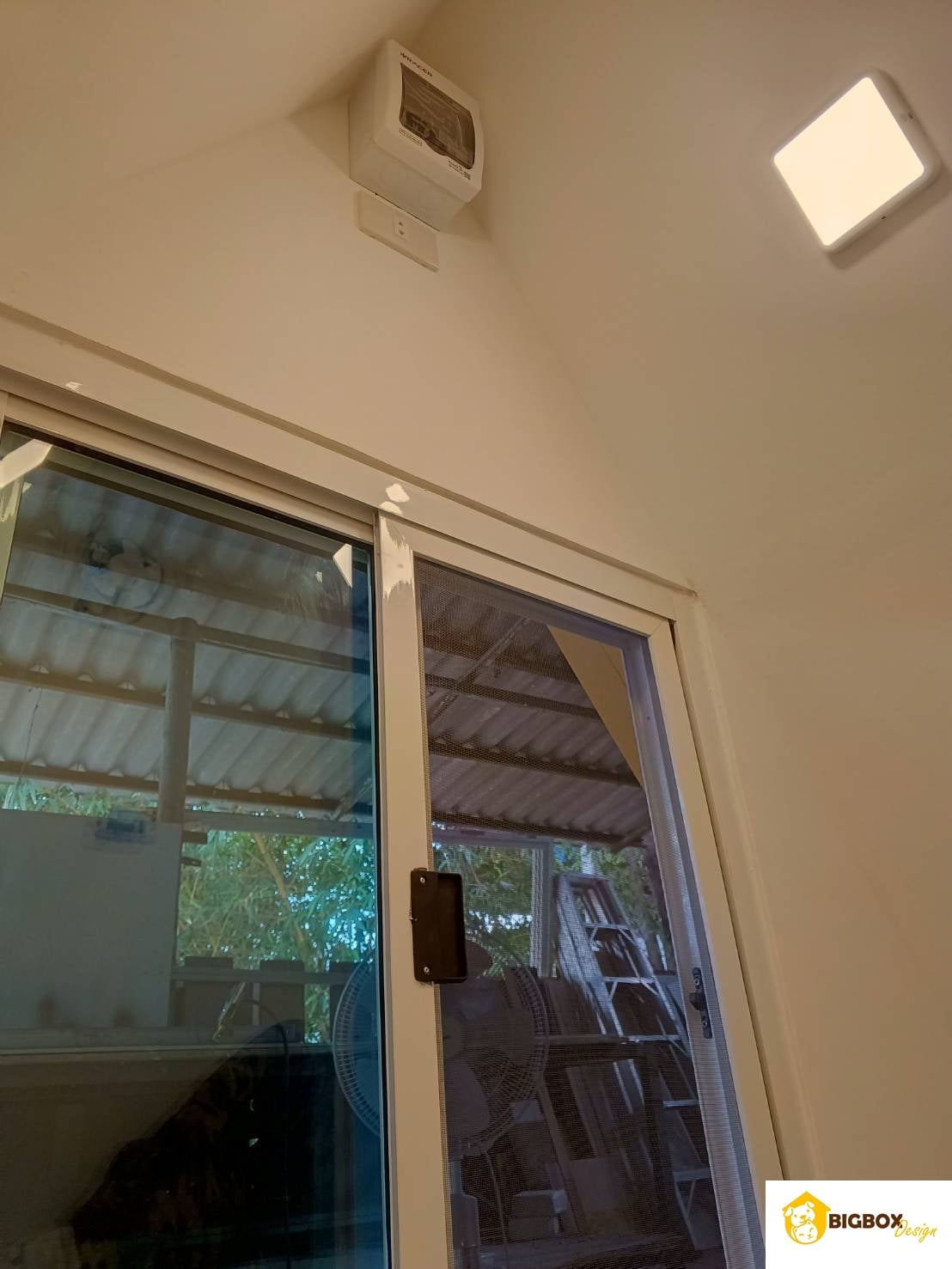 บ้านสัตว์เลี้ยง BIGBOXDESIGN รุ่น GABLE STYLE-BOXG01 ทรงหน้าจั่ว ขนาด 200X120X190 ซม. สีขาว/เหลือง_8