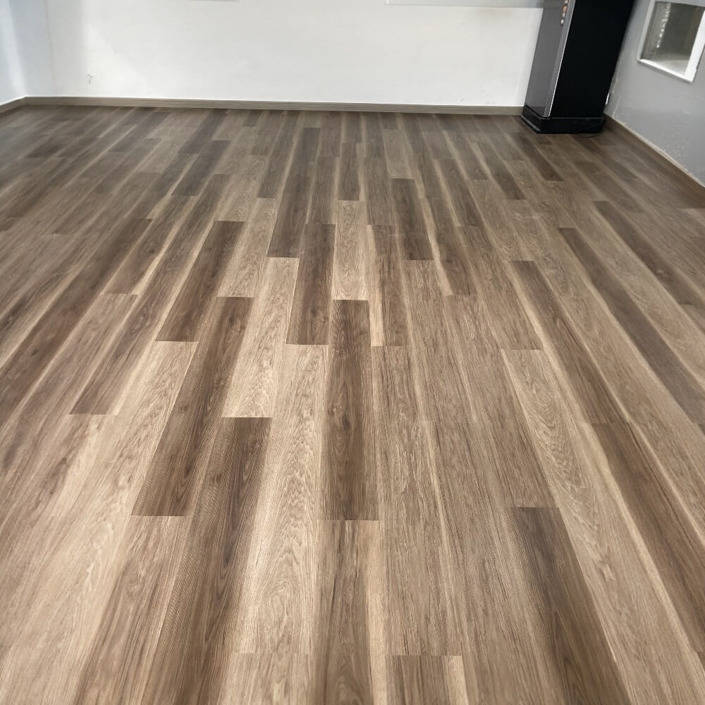 แผ่นพื้น SPC VISION FLOORING ขนาด 180 X 1220 X 5 มม. หนา 5 มม. รุ่น VN-590
