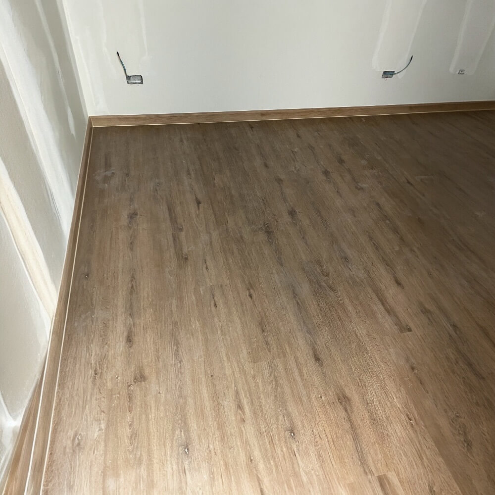 แผ่นพื้น SPC VISION FLOORING ขนาด 180 X 1220 X 5 มม. หนา 5 มม. รุ่น VN-597