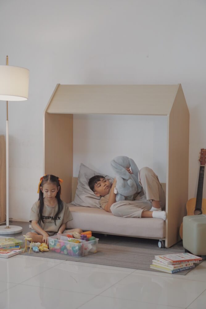 โซฟาเด็ก ดีไซน์บ้านไม้ 2 ที่นั่ง BEABLE LITTLESPACE รุ่น READING POD C ขนาด 120X55X145 ซม. สีไม้