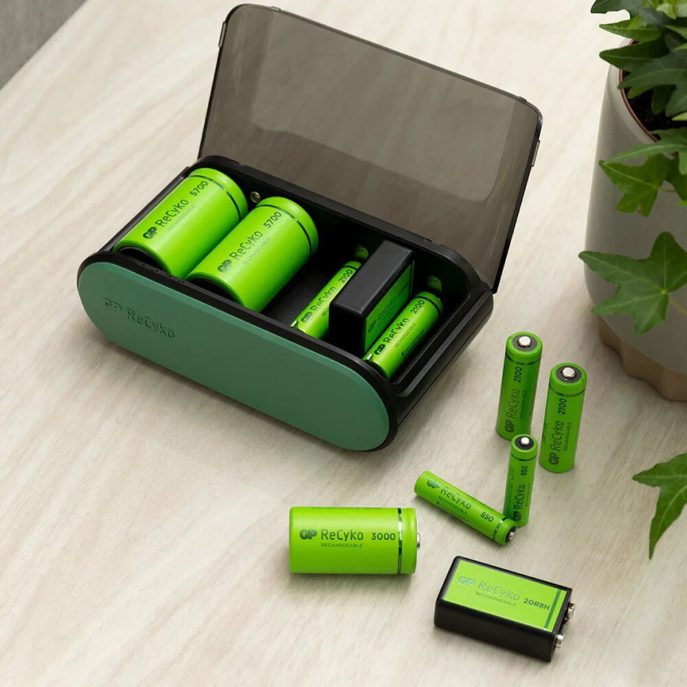 เครื่องชาร์จถ่าน GP BATTERY RECYKO UNIVERSAL CHARGER USB B631
