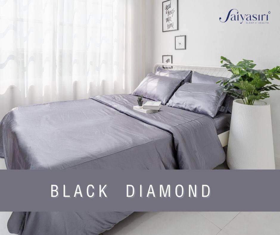 ผ้าปูที่นอน SAIYASIRI รุ่น SIGNATURE ขนาด 5 ฟุต สี BLACK DIAMOND